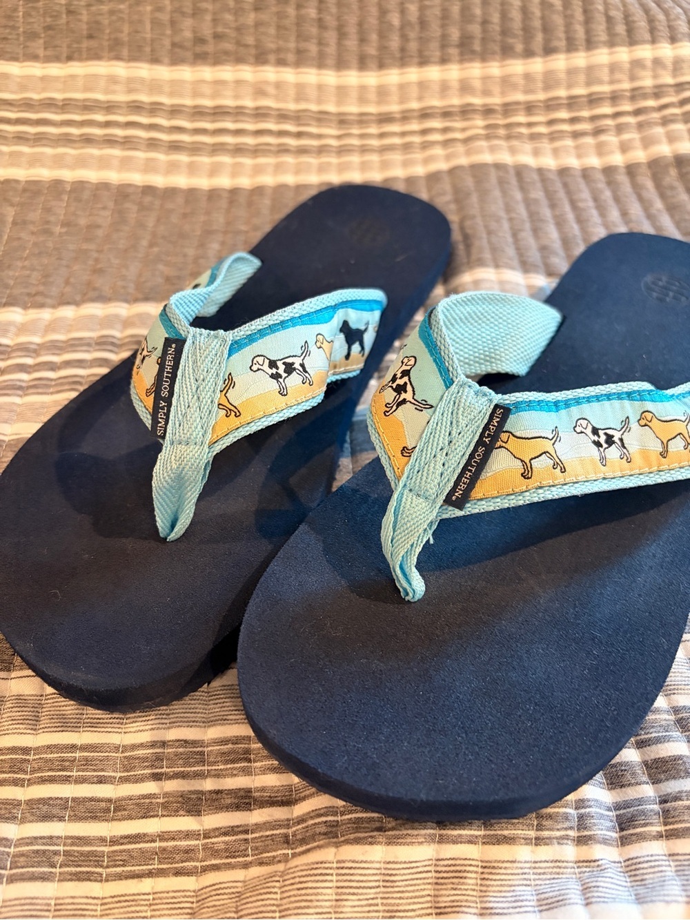 Simply Southern Women’s Size 10 Flip Flops with Dog Print Straps